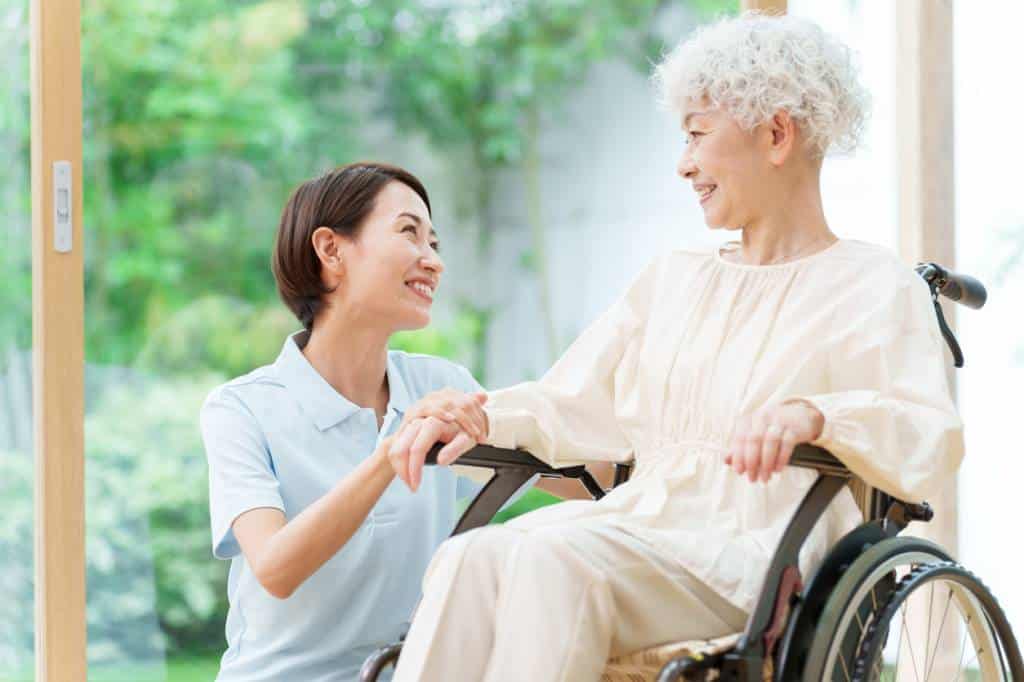 auxiliaire de vie aide à domicile senior handicapé