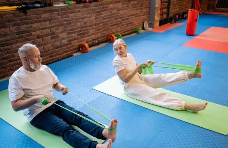 Les avantages des exercices physiques pour les seniors et les meilleures pratiques pour les réaliser en toute sécurité