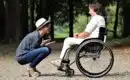 Les critères essentiels pour sélectionner le fauteuil roulant adapté aux seniors
