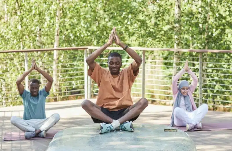 Amélioration de la santé des seniors : Les bienfaits incontournables de la méditation et de la relaxation