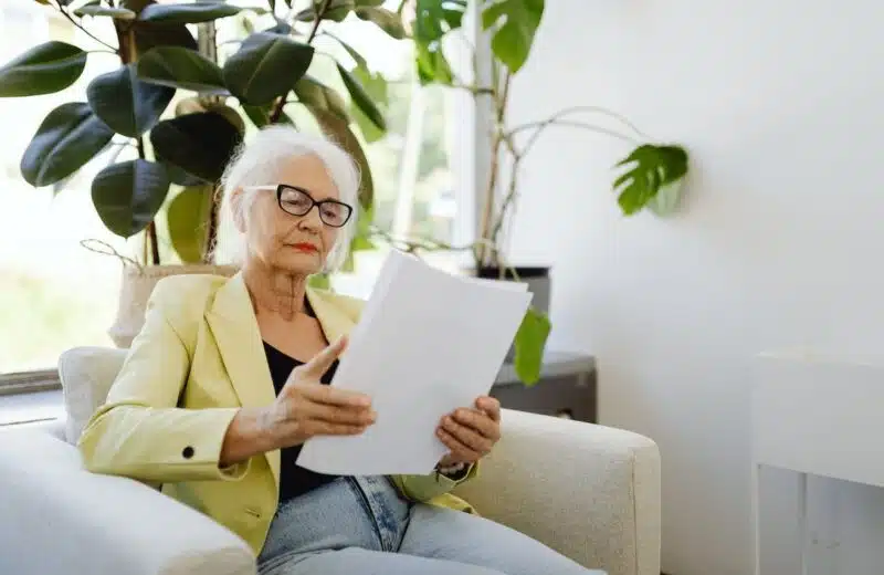 Connaître et défendre les droits des seniors en matière de consommation