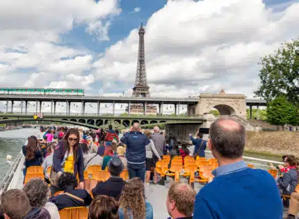 Une sortie à Paris pour un club du 3e âge